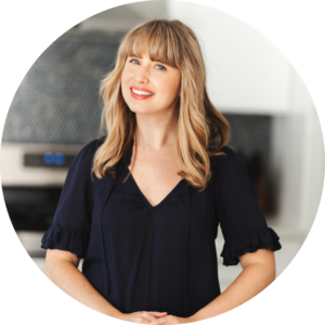 Episode 656: How To Turn a Personal Struggle Into a Thriving Niche Blog with Alicia Wolf
