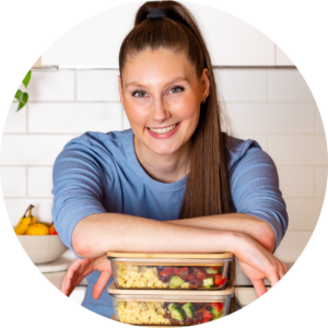 Episode 698: Why “Failing” on Instagram Was the Best Thing for My Business With Eloïse Jennes