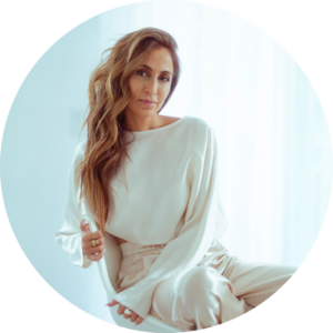 Episode 707: How to Build a Successful Business Without Constantly Hustling With Nona Djavid