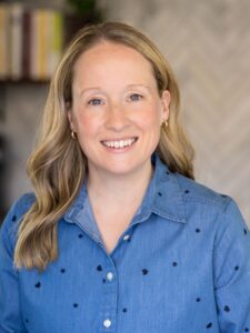 Episode 822: How Jess Smith Gained 30,000 Instagram Followers Using Trial Reels With Jess Smith